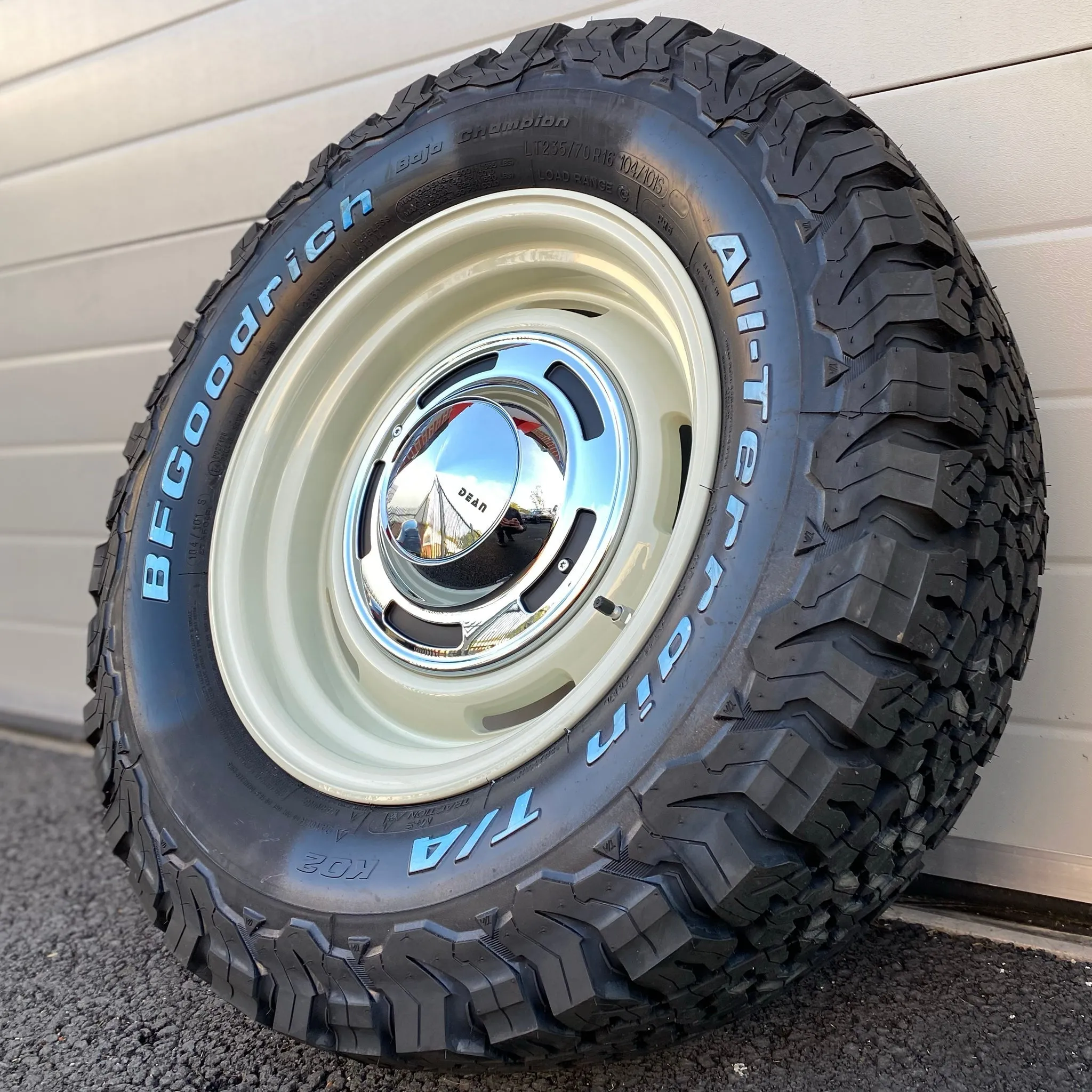 DEAN CROSS COUNTRY 17" Wheel & Tyre Package for Toyota FJ Cruiser