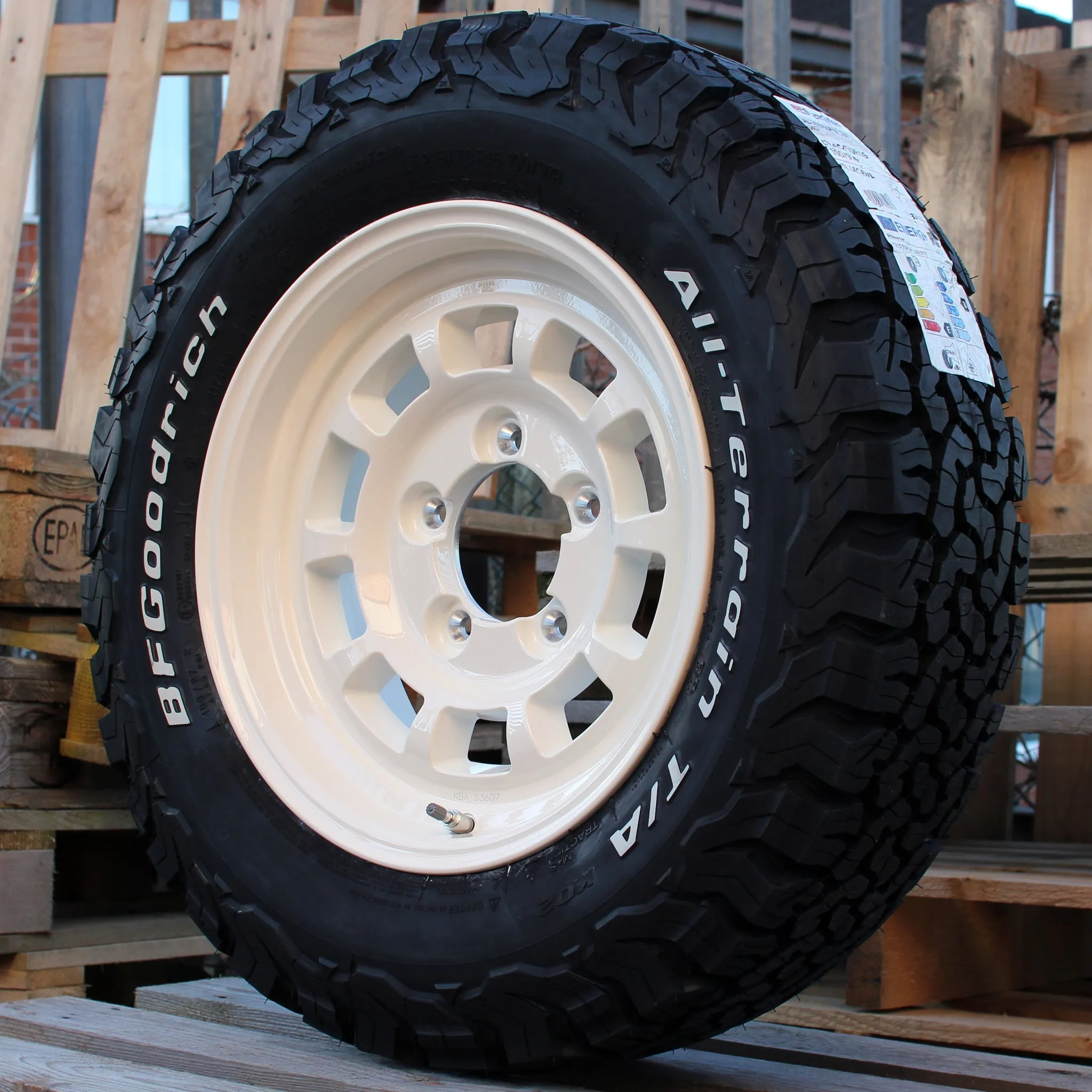 HIGH PEAK J-01 Wheel & Tyre Package for Suzuki Jimny (1998 )