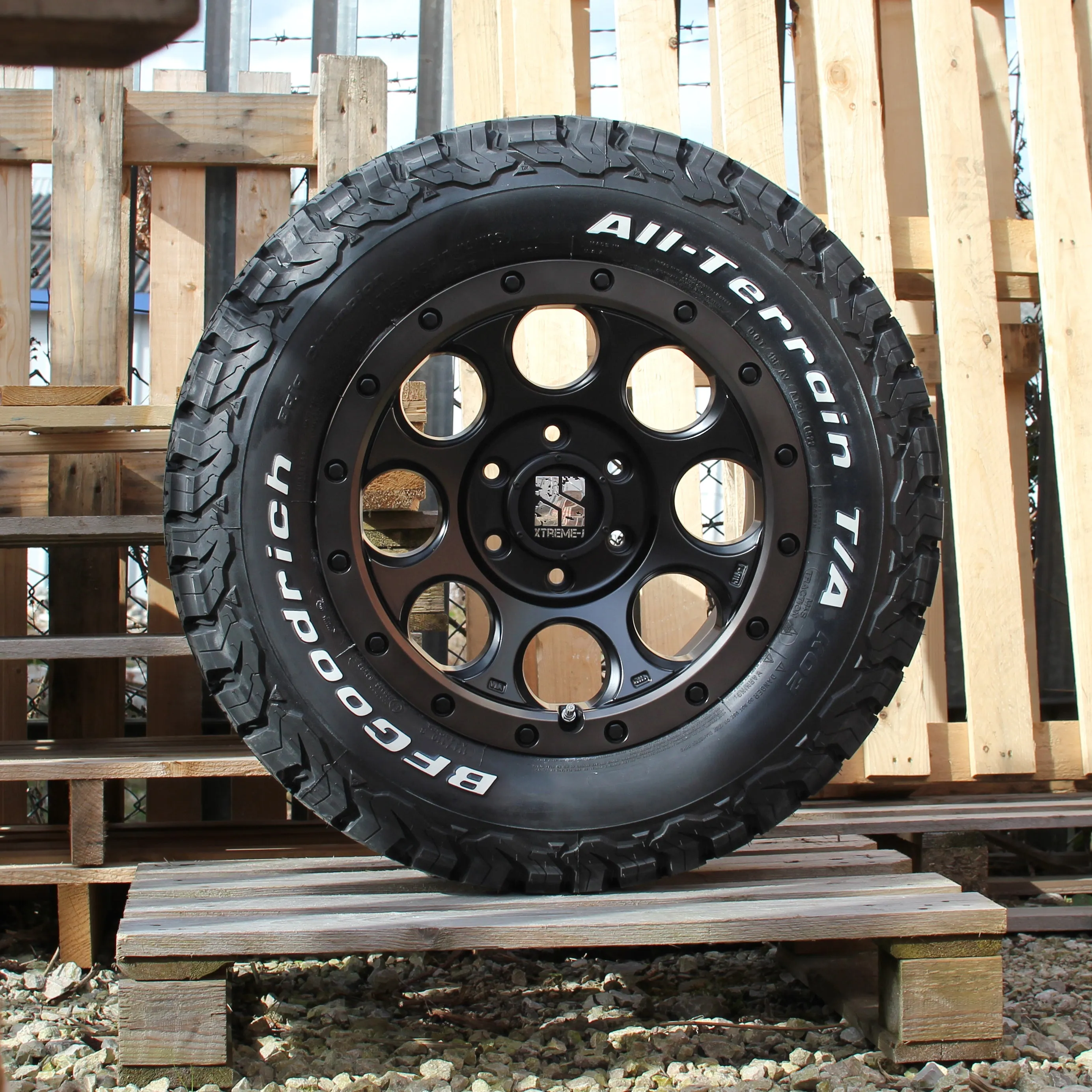 XTREME-J XJ03 17" Wheel & Tyre Package for Ford Ranger (2012 )